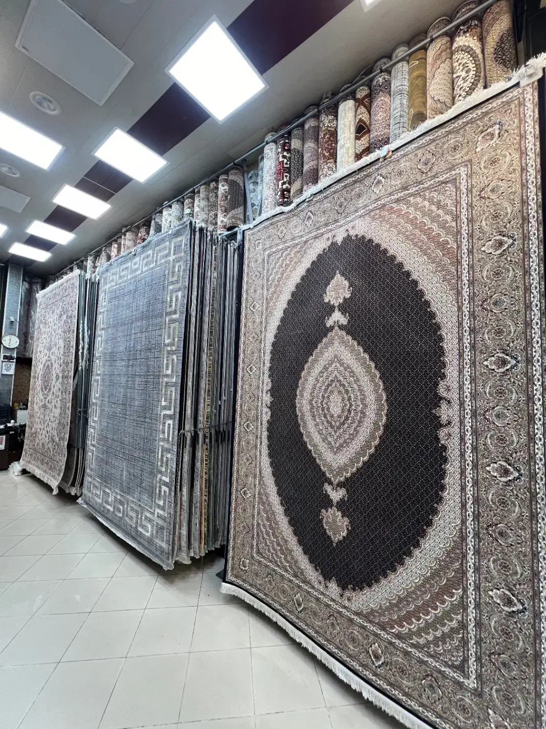 فرش نادر مرکز پخش فرش ماشینی (به قیمت درب کارخانه)|فرش|تبریز, |دیوار