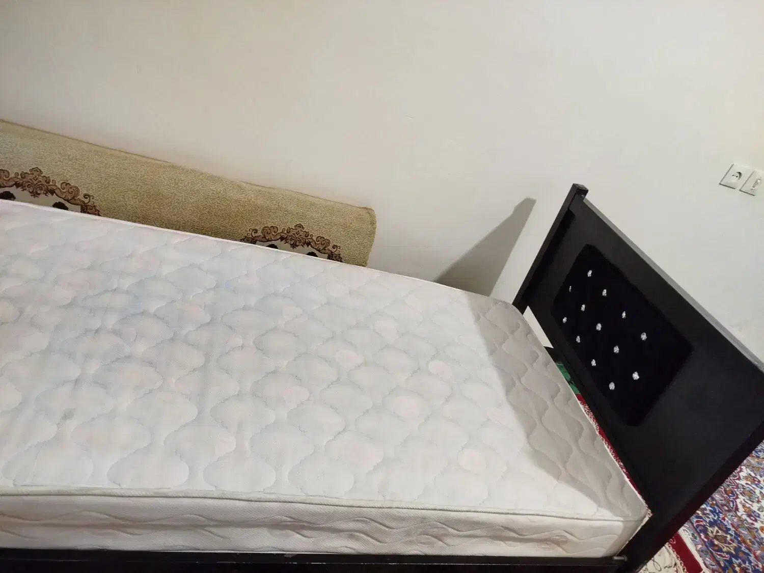 تخت و تشک|تشک تختخواب|خرمآباد, |دیوار