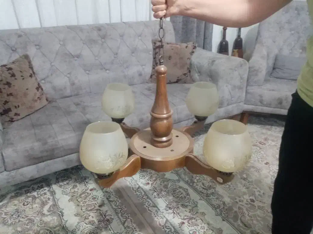 یک جفت لوستر.چایی ساز.پلوپز برقی|سماور، چای‌ساز، قهوه‌ساز|اندیشه, اندیشه فاز ۱|دیوار