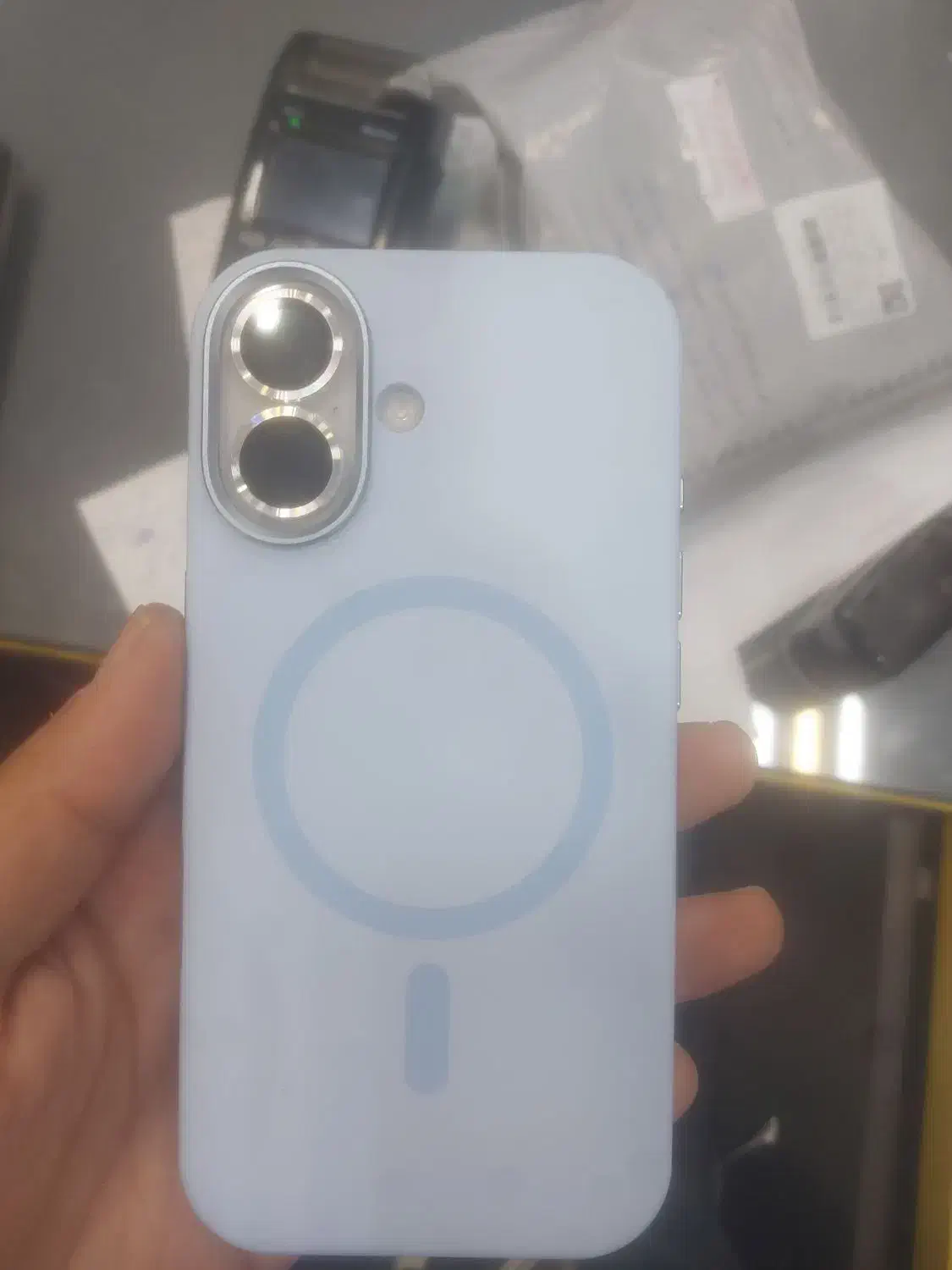 ایفون ۱۷ نرمال سفید|موبایل|ساری, |دیوار