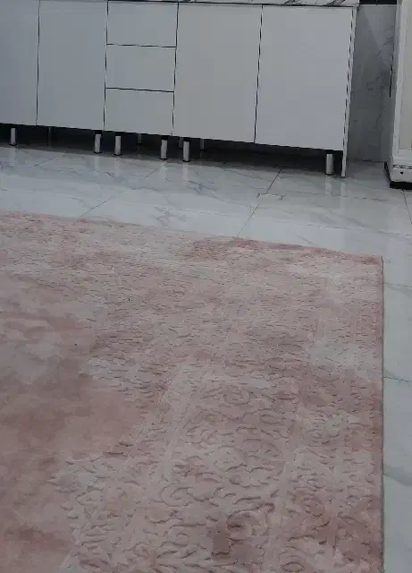 فرش ۹ متری ترکی صورتی/فقط چند لکه داره|فرش|تهران, ارامنه|دیوار