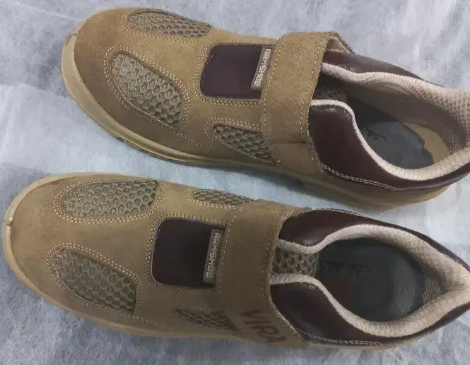 کفش کار ایمنی|کیف، کفش، کمربند|رشت, باهنر|دیوار