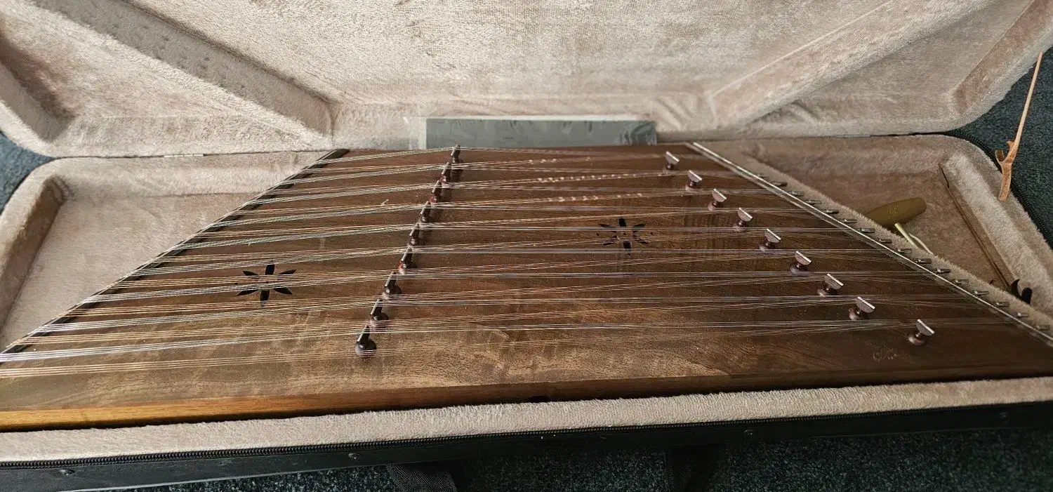 سنتور|سازهای سنتی|ملکشاهی, |دیوار