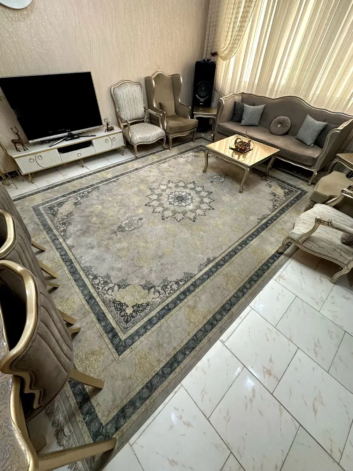 فرش وکناره|فرش|اندیشه, اندیشه فاز ۶|دیوار