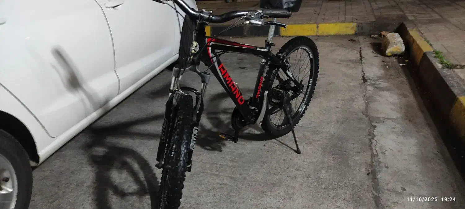 کوهستانی|دوچرخه، اسکیت، اسکوتر|صومعه‌سرا, |دیوار