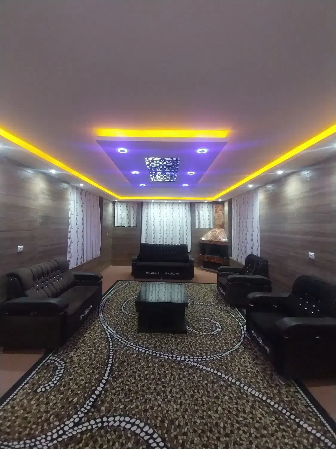 باغ ویلا|اجارهٔ کوتاه‌مدت ویلا و باغ|ابریشم, |دیوار