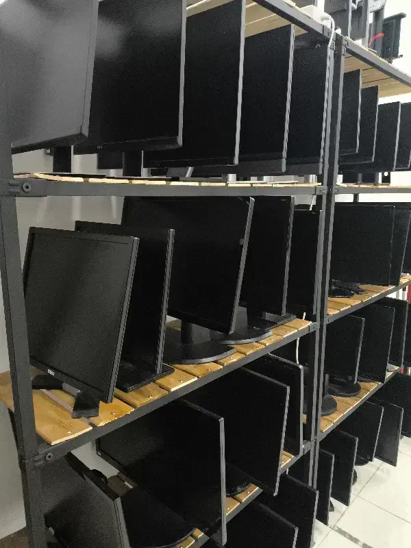 جشنواره ی فروش مانیتور و موس و کیبورد بلک فرایدی|قطعات و لوازم جانبی رایانه|شیراز, فخرآباد (دروازه کازرون)|دیوار