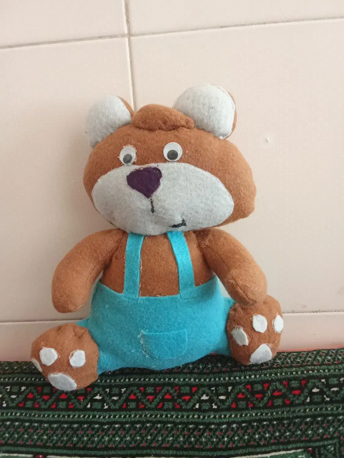 عروسک|اسباببازی|شیروان (خراسان), |دیوار