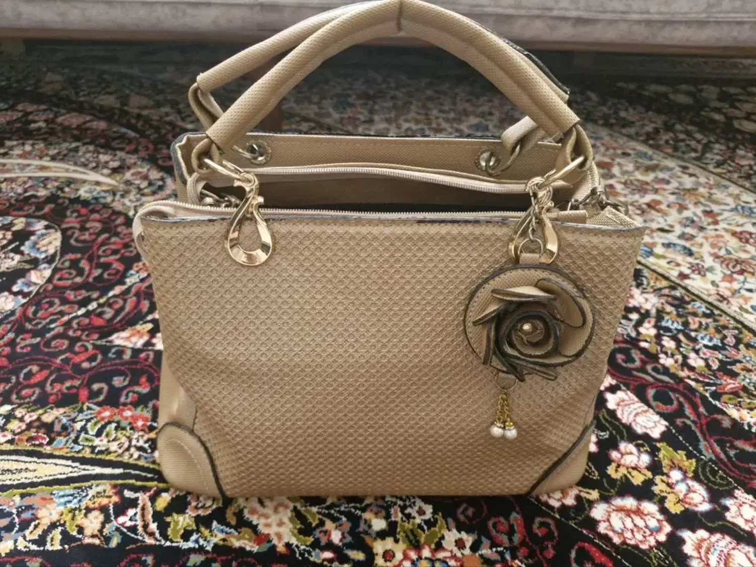 کیف|کیف، کفش، کمربند|سمنان, |دیوار