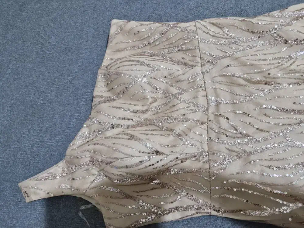 لباس مجلسی|لباس|قم, باغ کرباسی|دیوار