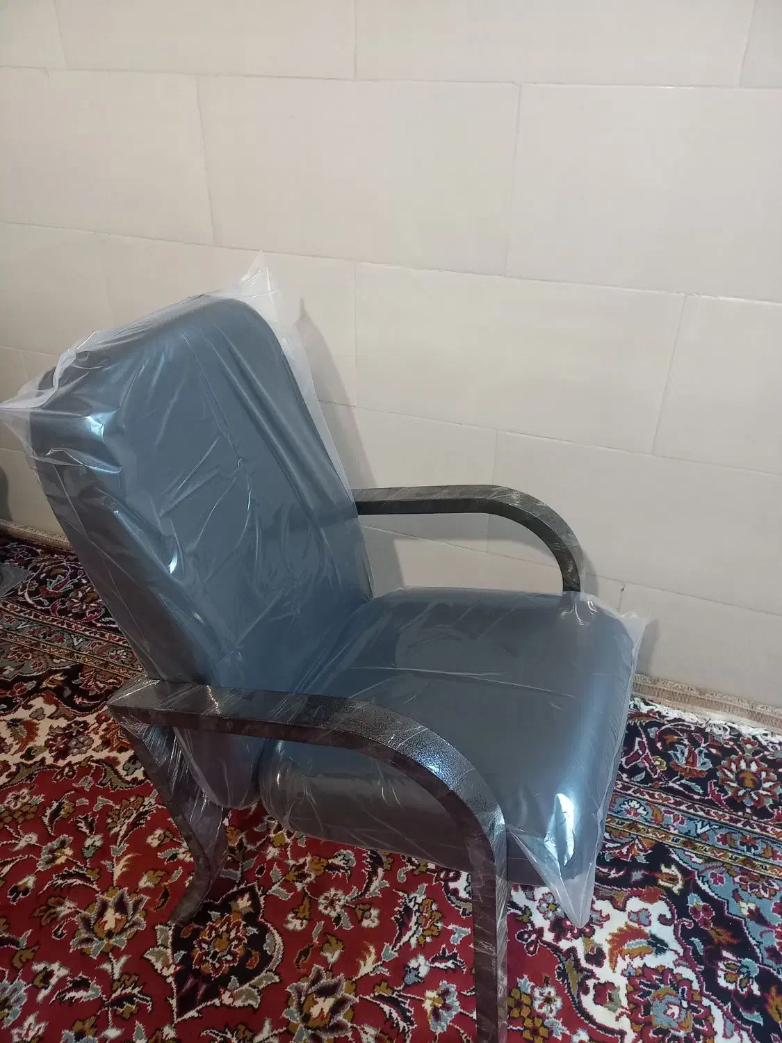 صندلی انتظار|صندلی و نیمکت|قم, نیروگاه|دیوار