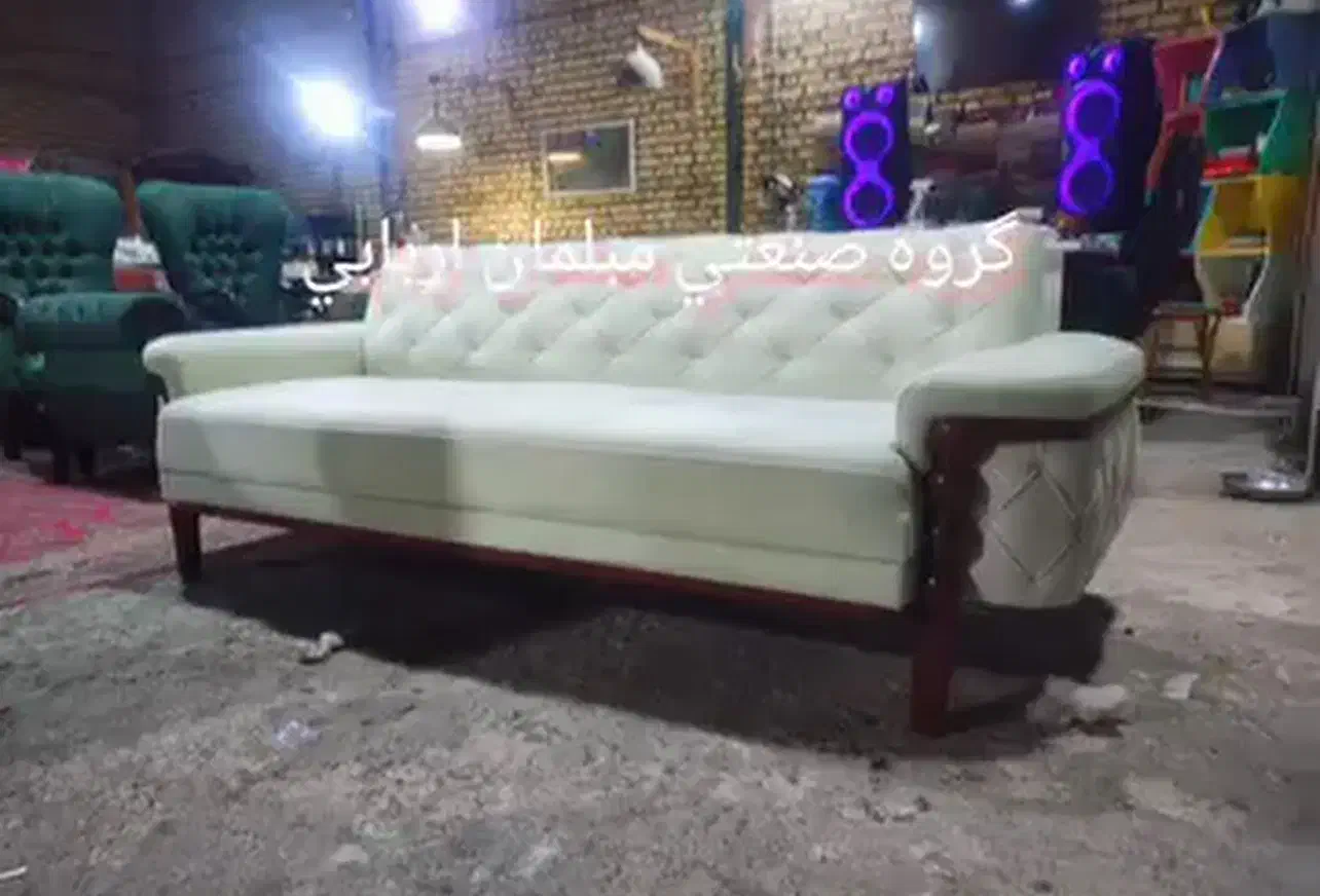 تعمیرات و تغییرات انواع مبلمان تعمیر مبل|خدمات پیشه و مهارت|مشهد, شاهد (شهرک غرب)|دیوار