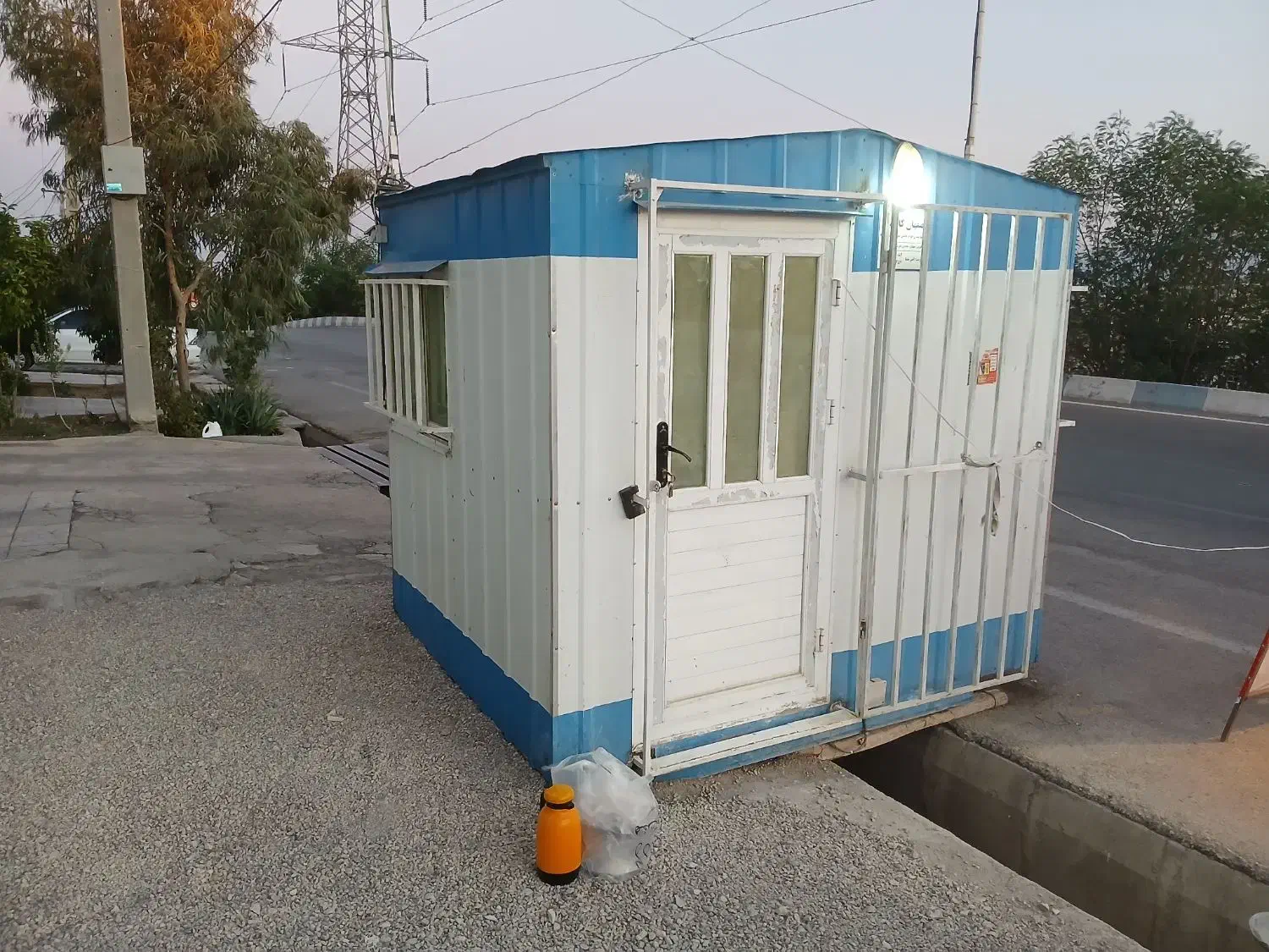 کانکس درحد نو سالم ۲/۵×۲  با کولر|مصالح و تجهیزات ساختمان|دوگنبدان, |دیوار