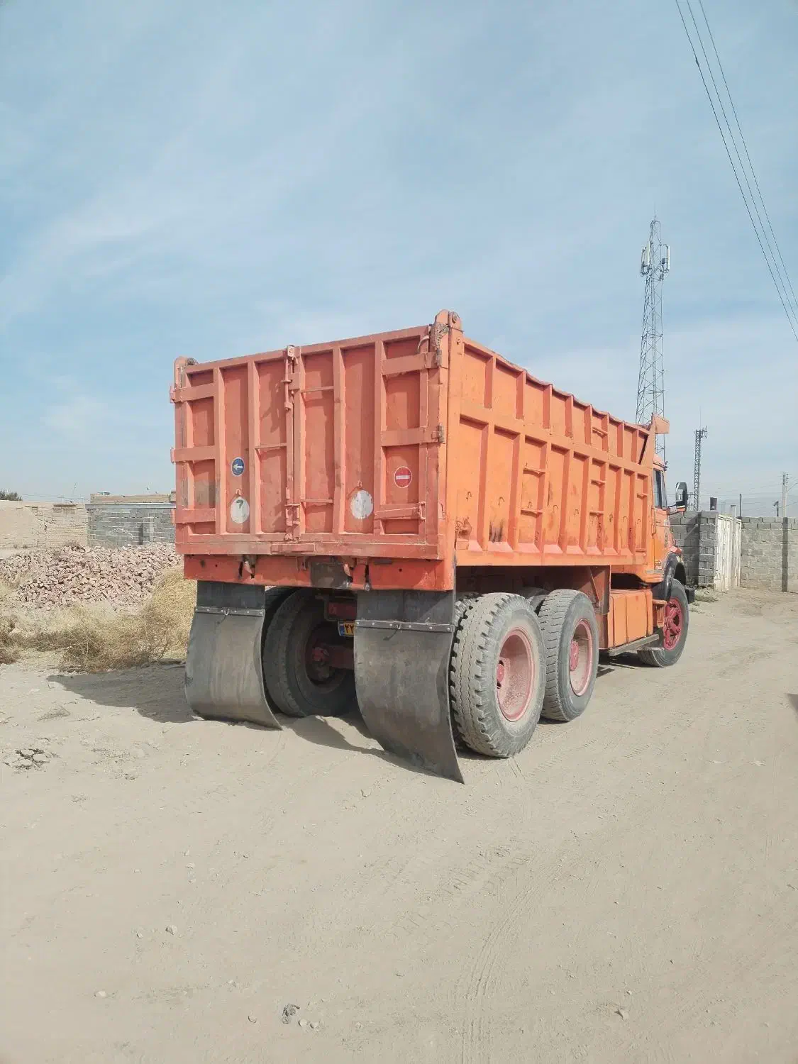 ده چرخ معاوضه بااتوبوس یا کشنده|خودرو سنگین|کرمان, |دیوار