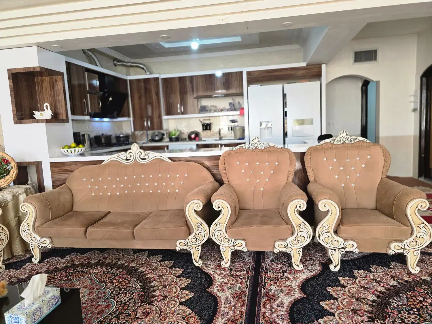 مبل سلطنتی هشت نفره شیک در حد نو|مبلمان خانگی و میز عسلی|لردگان, |دیوار