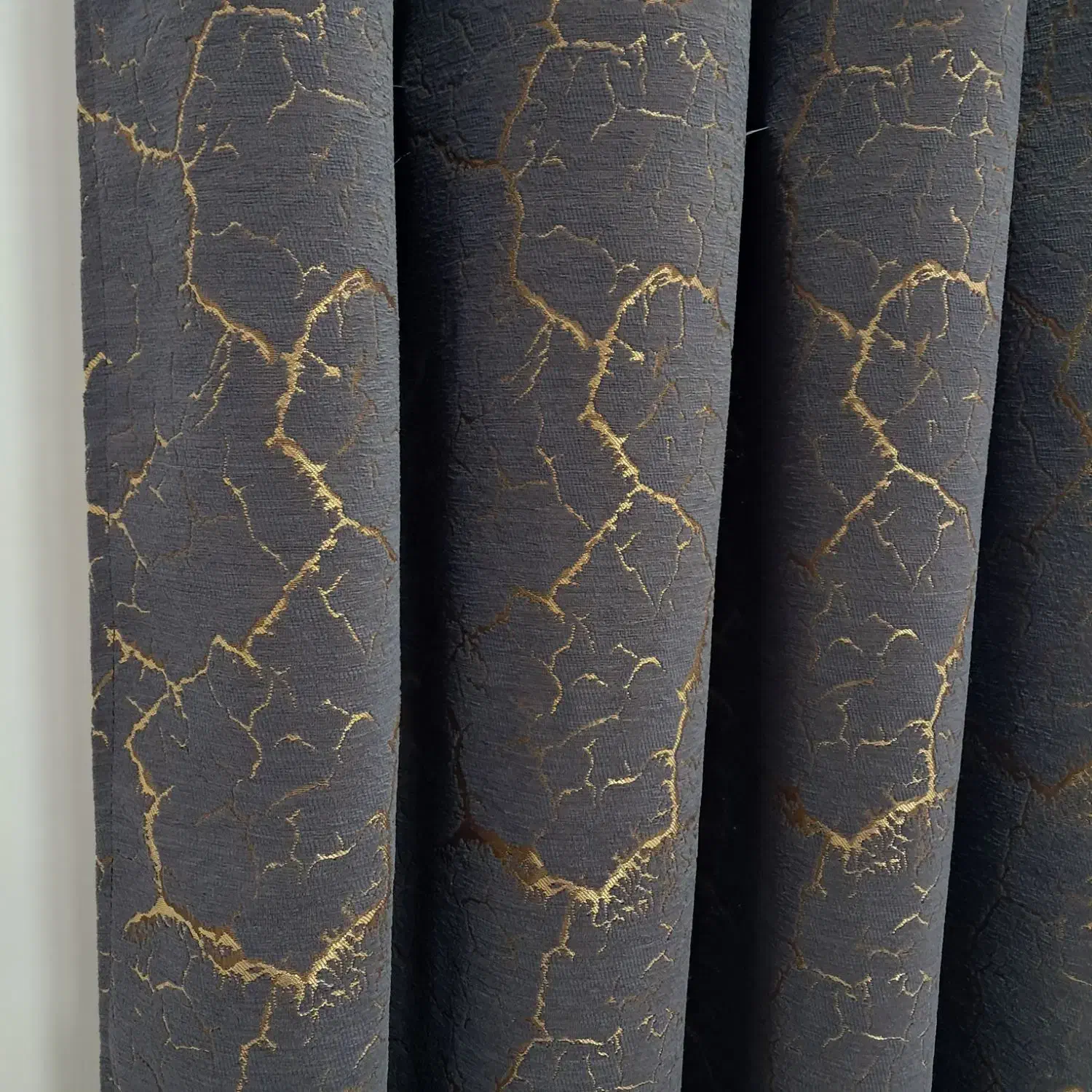 ست کنار پرده و کوسن مخمل طلاکوب|پرده، رانر، رومیزی|سقز, |دیوار