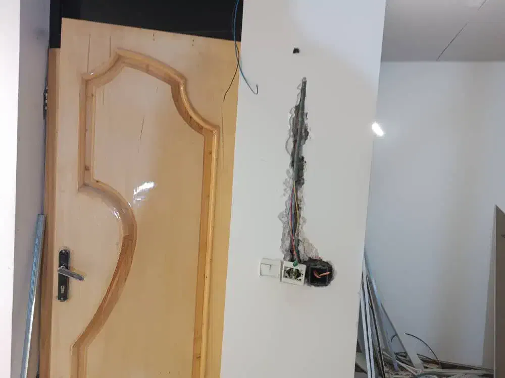 درب آپارتمان|مصالح و تجهیزات ساختمان|شیراز, چنچنه|دیوار