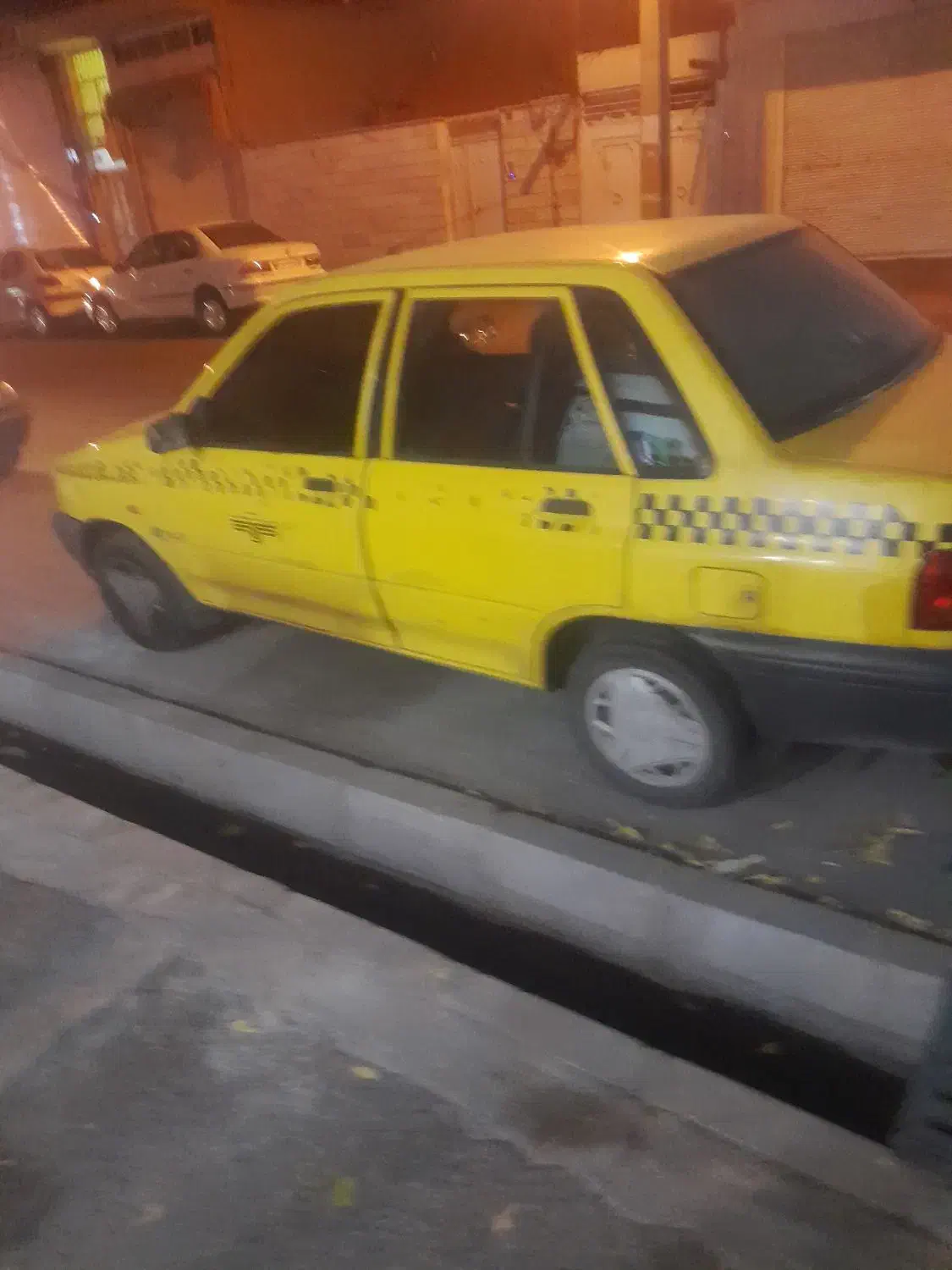 پراید تاکسی مدل ۸۷ بیرنگ بیرنگ شاسی ها پلمپ|خودرو کلاسیک|زنجان, |دیوار