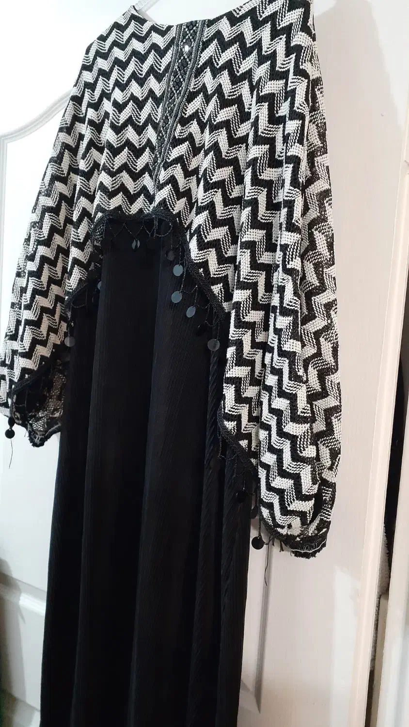 لباس|لباس|تهران, درختی|دیوار