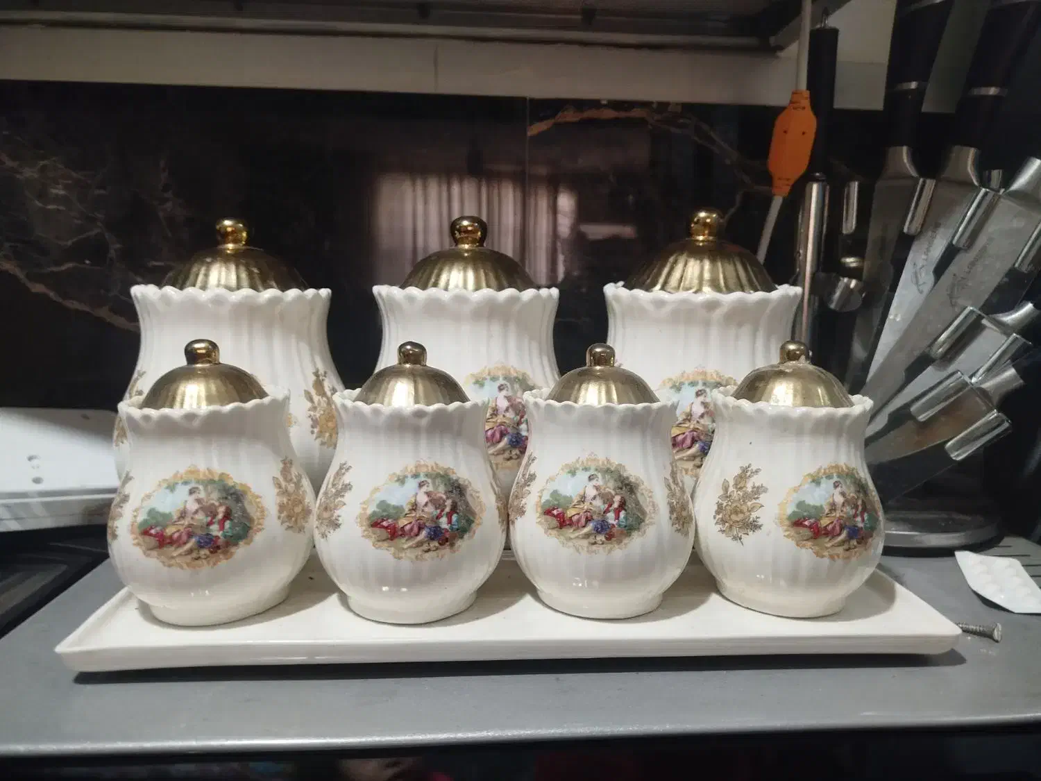 با سماوری و جا ادویه|ظروف نگهدارنده، پلاستیکی، یک‌بارمصرف|مشهد, شهید معقول|دیوار