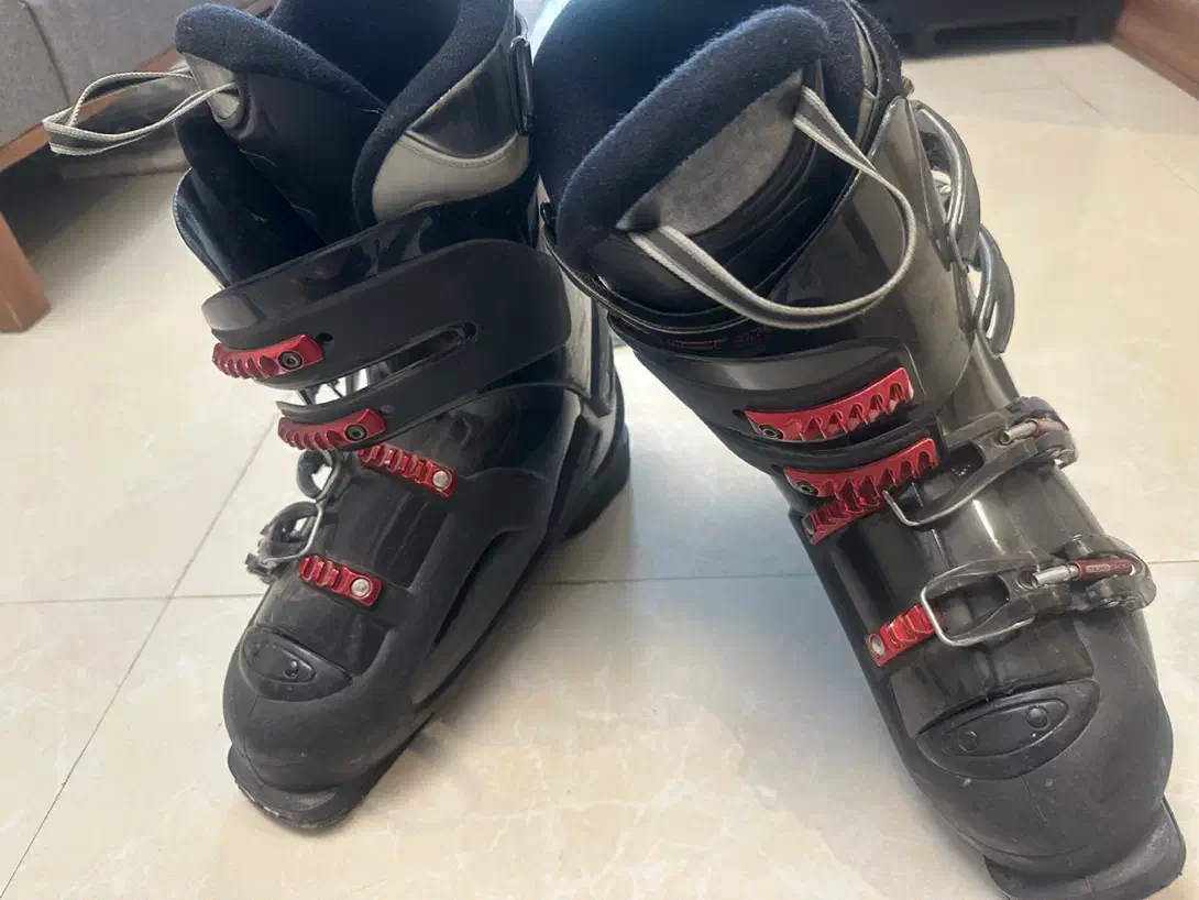 وسایل اسکی|ورزش‌های زمستانی|تهران, کوی بیمه|دیوار