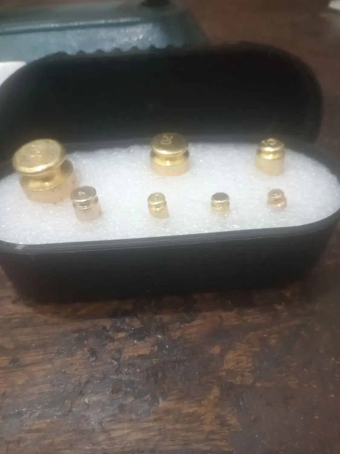 ترازوی تک کفه باسنگ برنجی|کلکسیون اشیاء عتیقه|بومهن, |دیوار