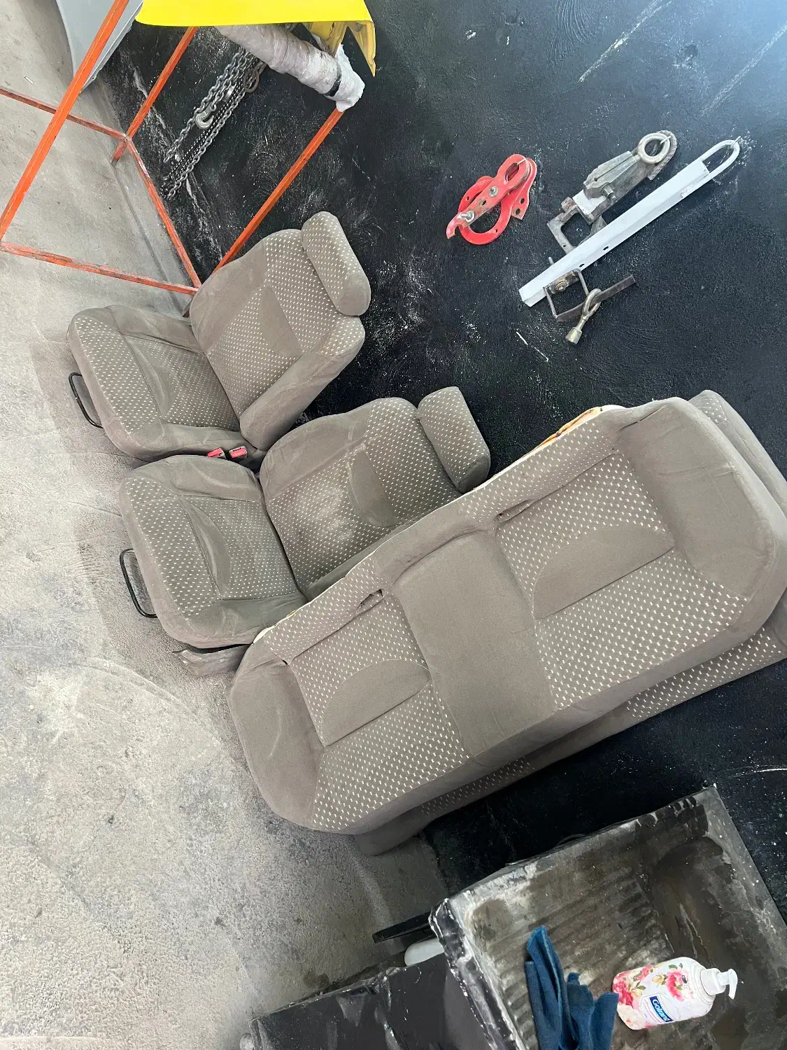 صندلی مدل بالایی کرم|قطعات یدکی و لوازم جانبی|تهران, میدان میوه و تره‌بار مرکزی|دیوار