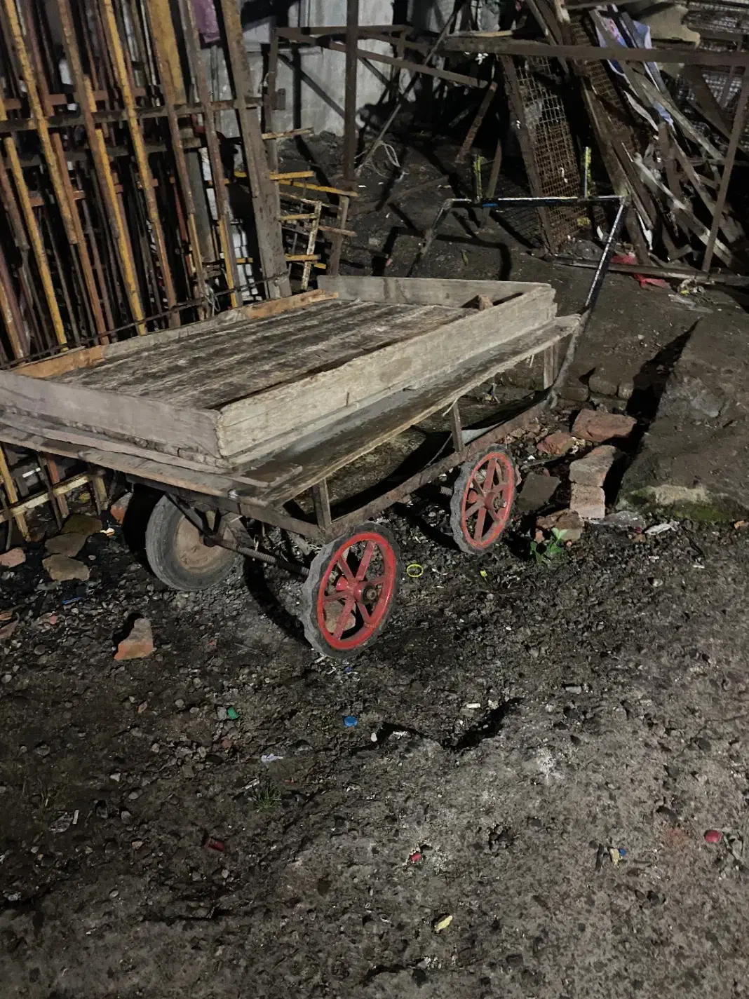 فروش گاری|ابزارآلات|رشت, سعدی (تختی)|دیوار