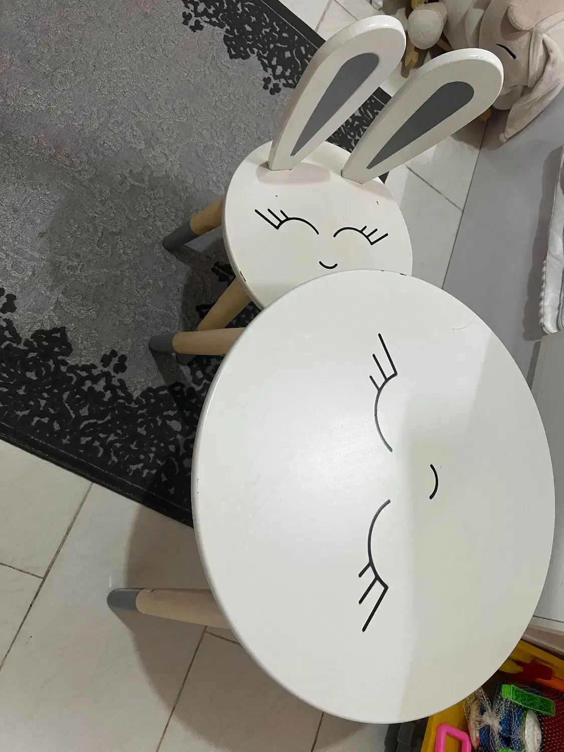 میزوصندلی وآینه|تخت و صندلی بچه|مشهد, عبادی|دیوار