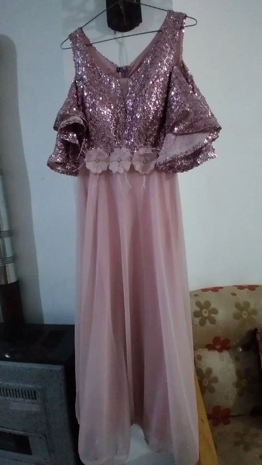 لباس مجلسی|لباس|مشهد, سجادیه|دیوار