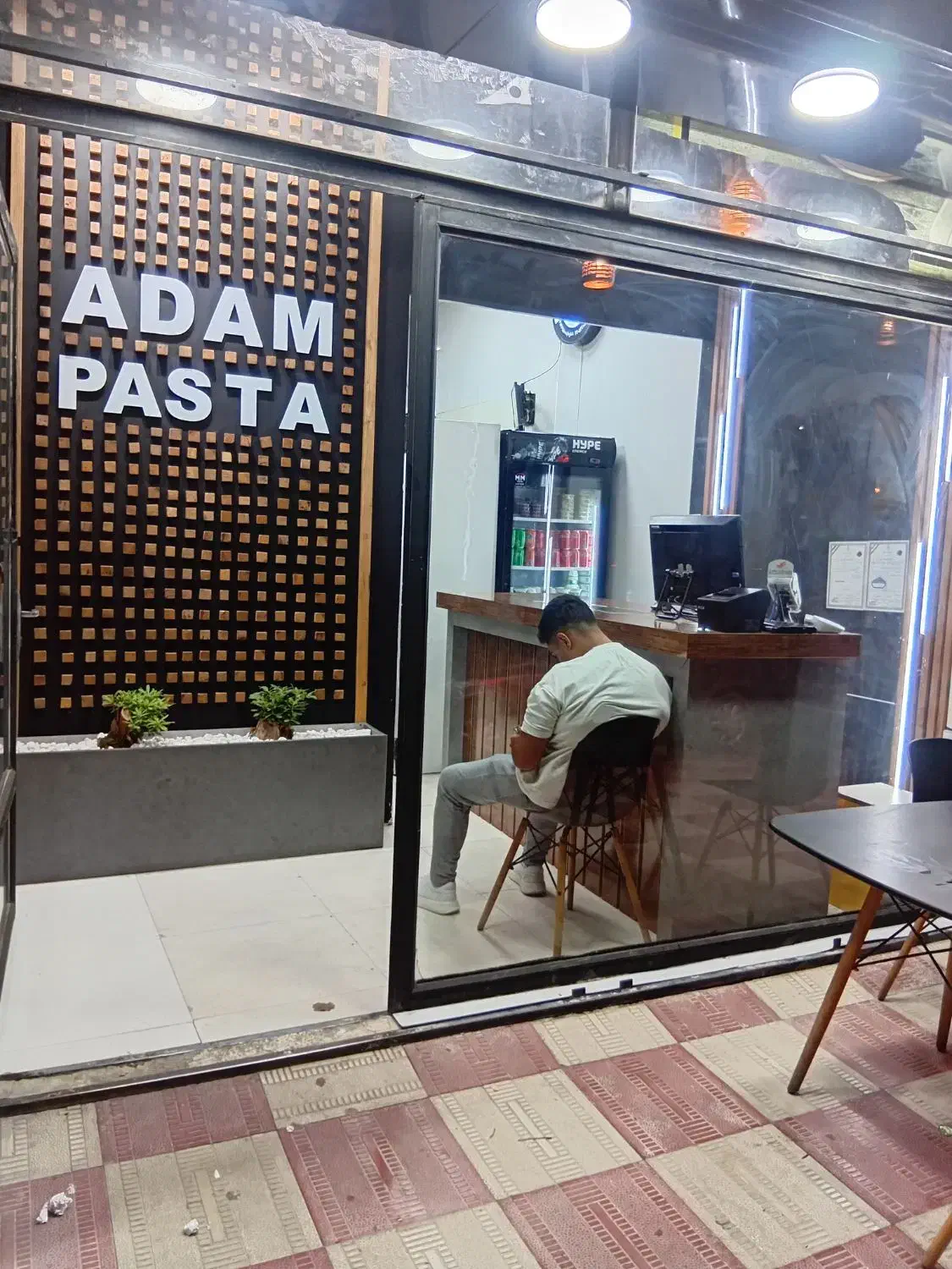 صندوقدار خانم|استخدام خدمات فروشگاه و رستوران|اردبیل, |دیوار