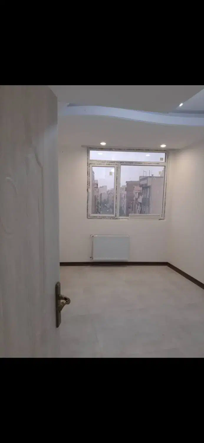 150متر طبقه اول نوساز فول امکانات م باغچه بیدی