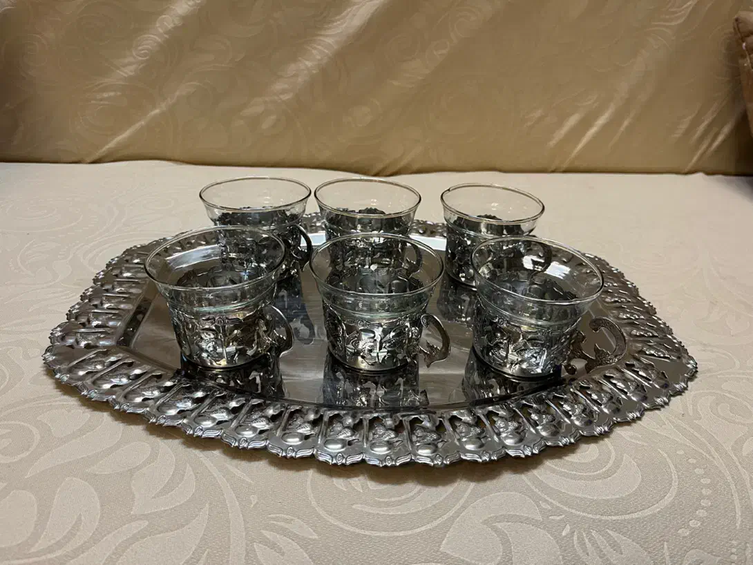 سرویس فنجان و سینی|ظروف سرو و پذیرایی|اصفهان, خواجو|دیوار