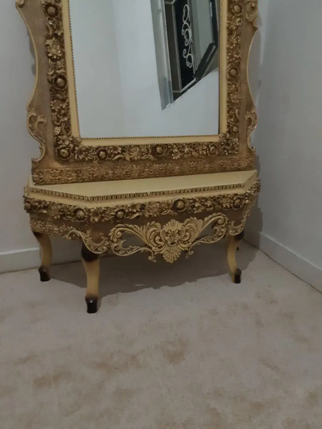 آینه رومیزی|آینه|قدس, شهرقدس|دیوار