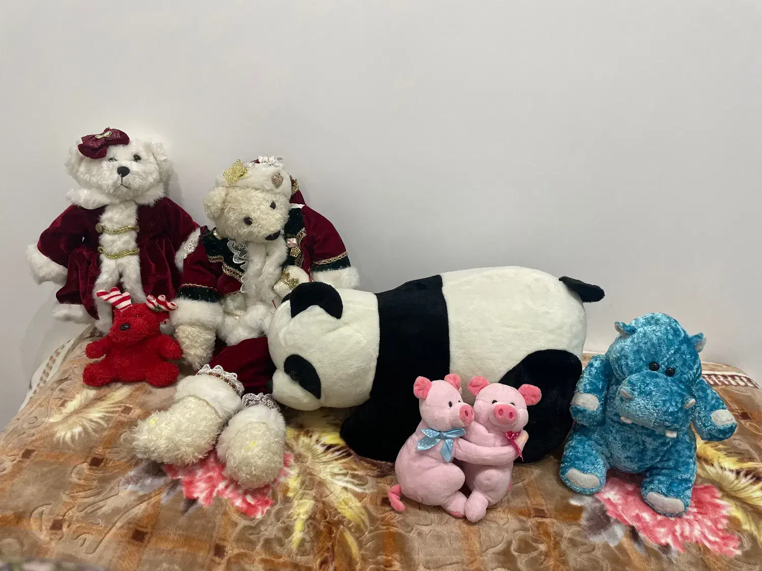 عروسک|اسباب‌بازی بچه|اردکان, |دیوار