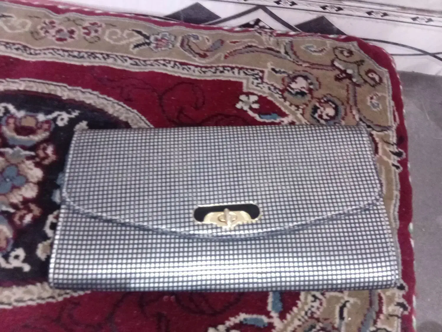 کیف|کیف، کفش، کمربند|کرمان, |دیوار