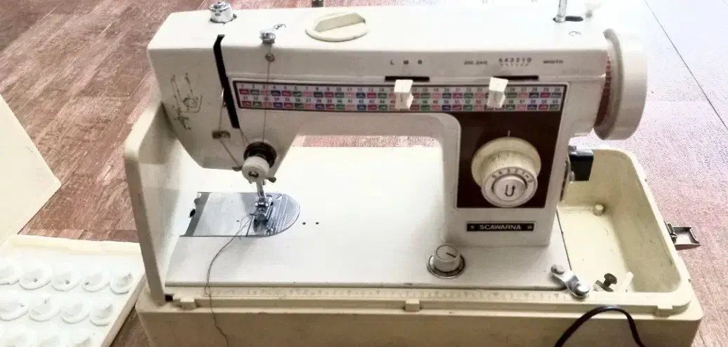 چرخ خیاطی و گلدوزی تایوانی|چرخ خیاطی و ریسندگی|ساری, |دیوار