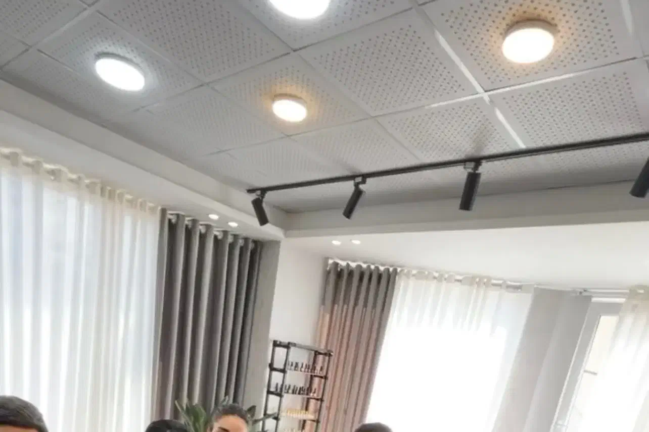 لامپ های ریلی و پروژکتور و روکار|لامپ و چراغ|لاهیجان, شیشه گران|دیوار