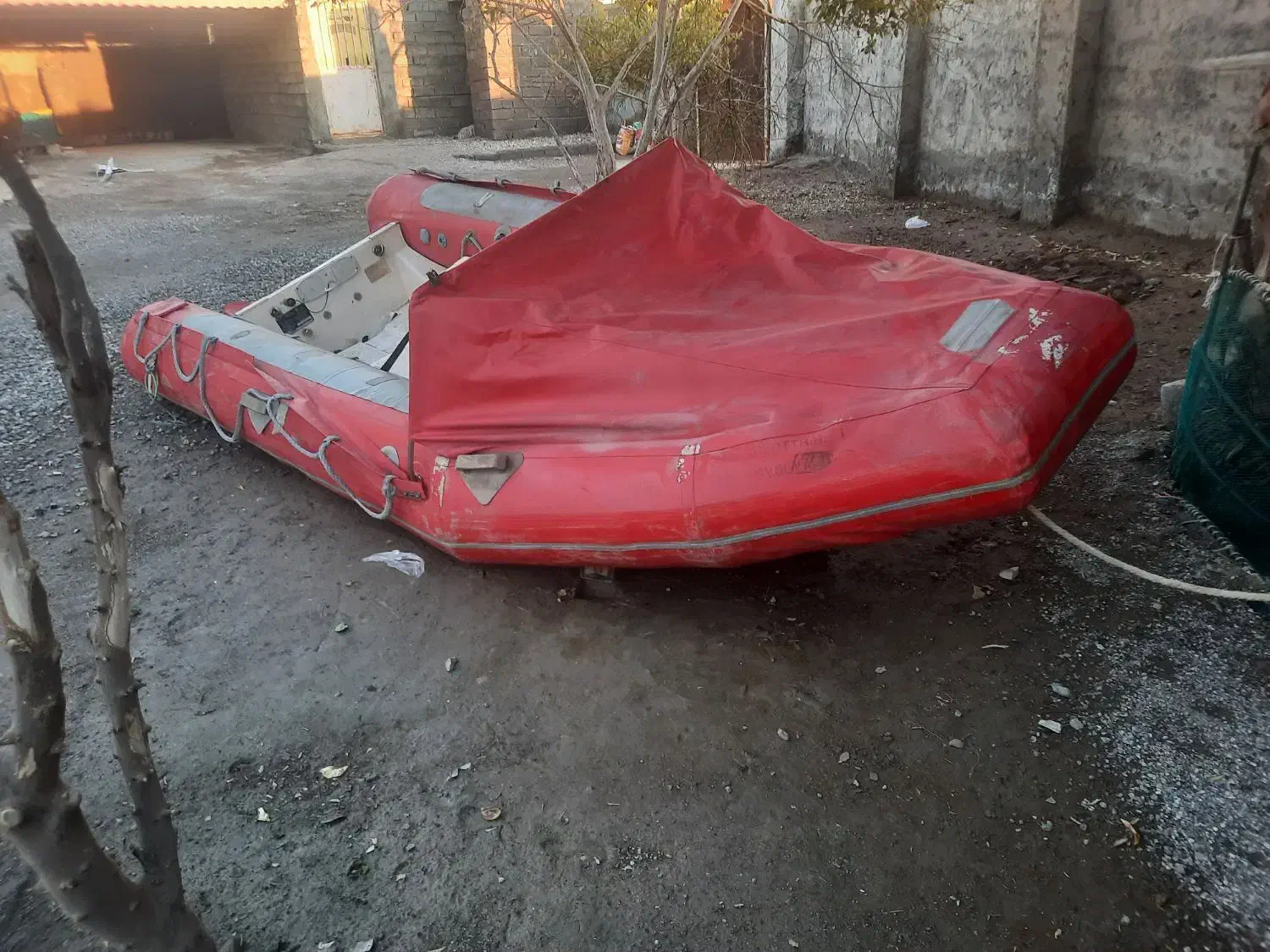 قایق|قایق و سایر وسایل نقلیه|قشم, |دیوار