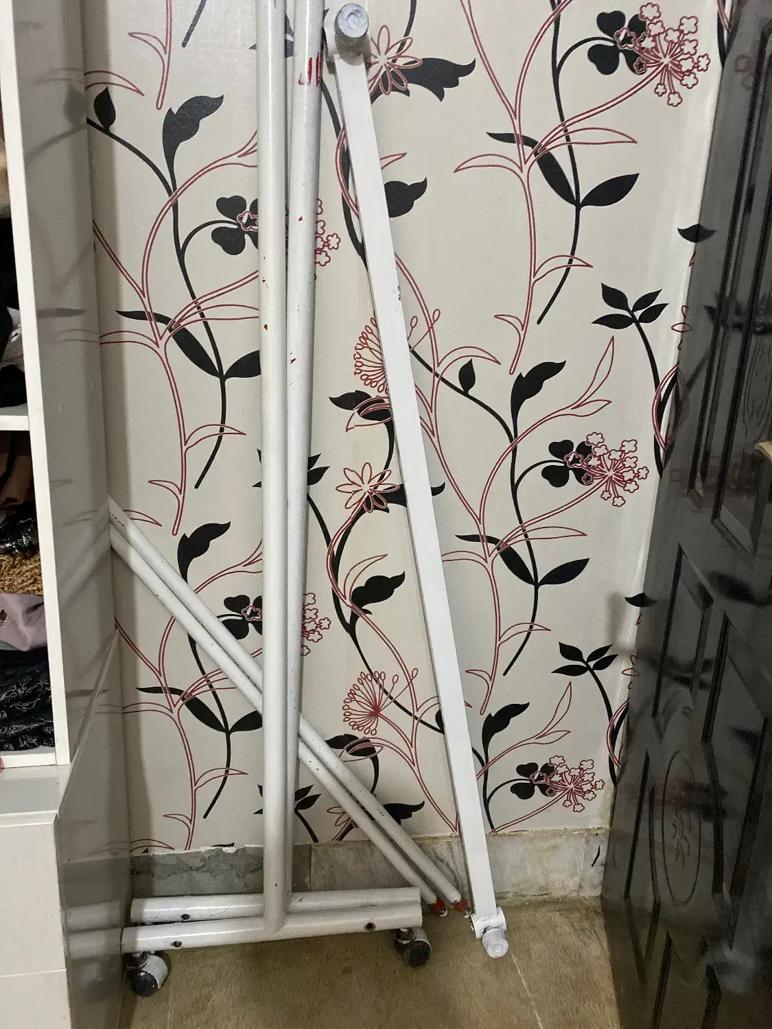 رگال لباس|بندرخت و رختآویز|کرمانشاه, |دیوار