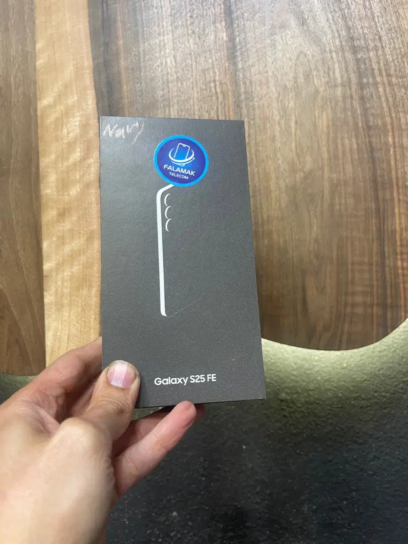 S25fe 256|موبایل|قم, صفائیه|دیوار