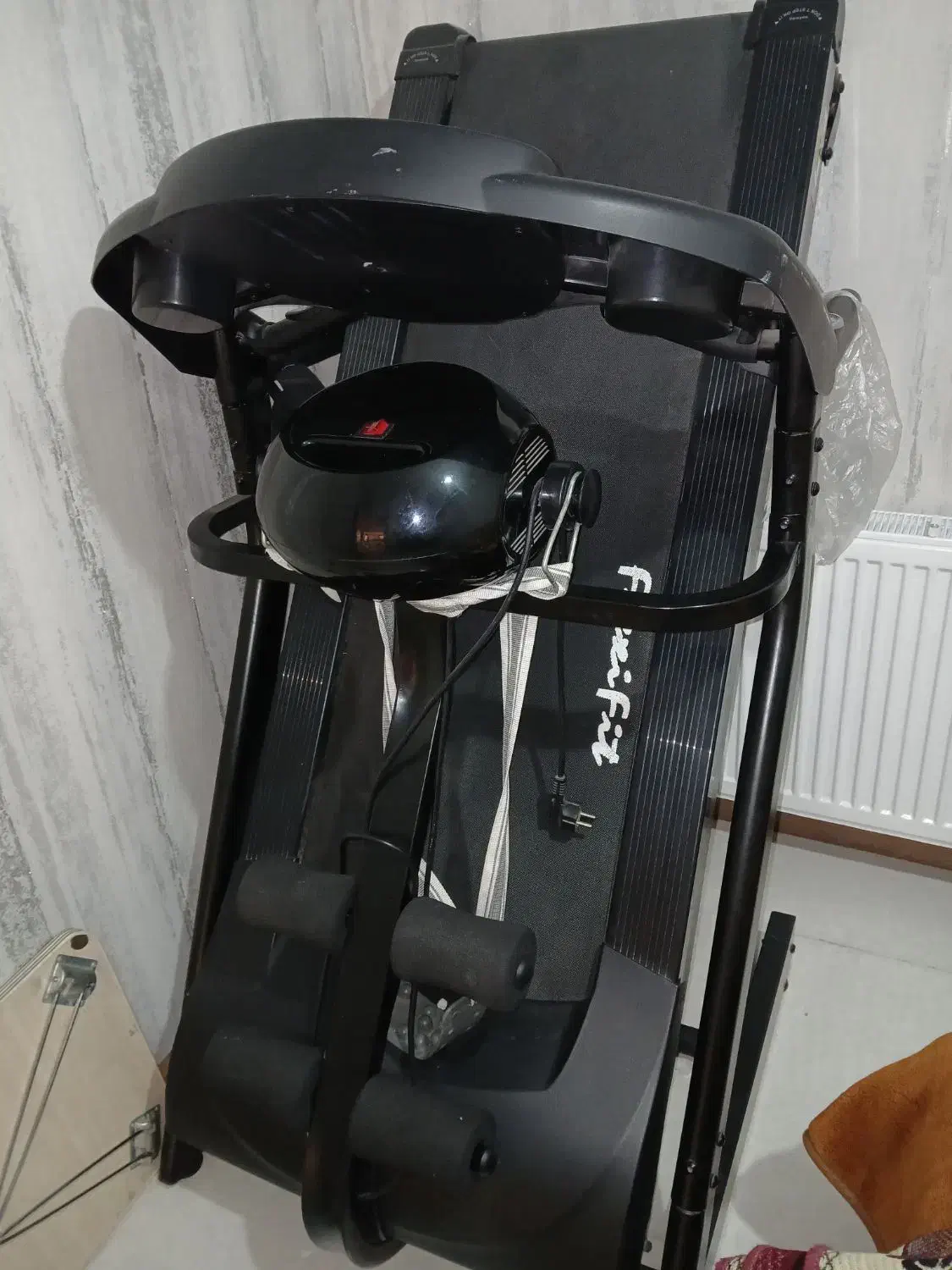 تردمیل|تجهیزات ورزشی|صدرا-فارس, فاز ۱|دیوار