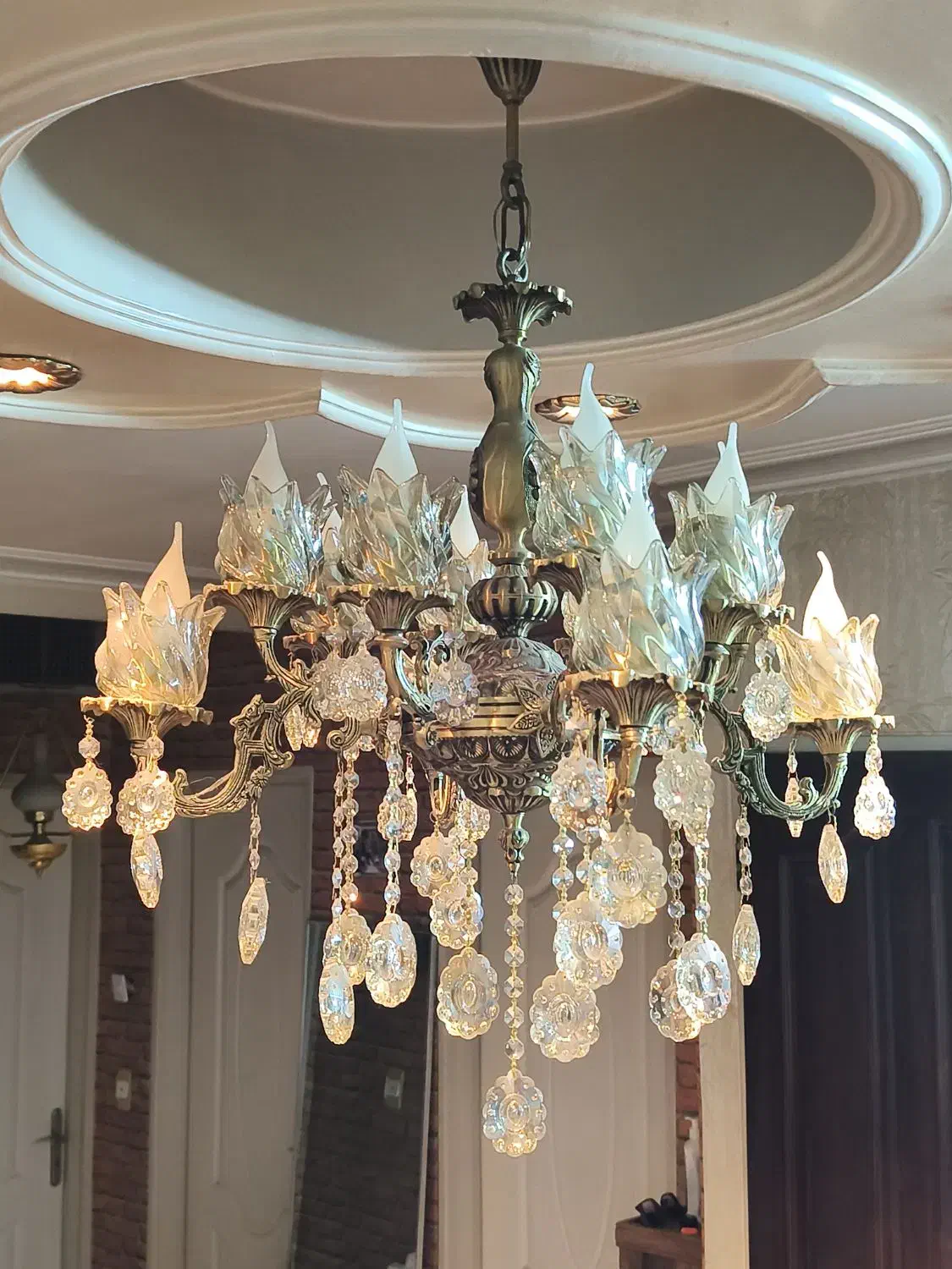 لوستر برنز ۸ شاخه ۱۲ شعله|لوستر و چراغ آویز|تهران, تولید دارو|دیوار