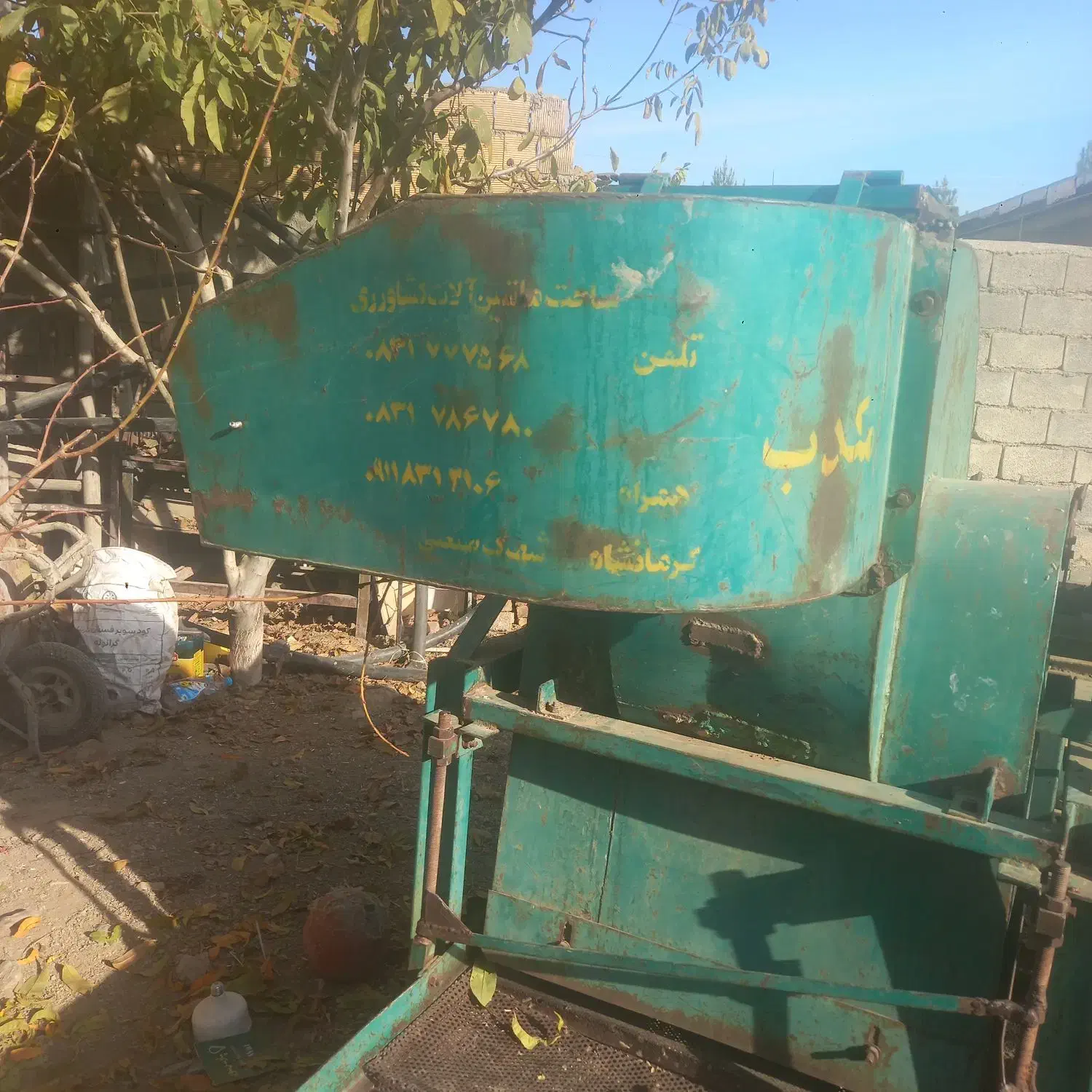 خرمنکوب بادی در حد نو|ماشین‌آلات صنعتی|دینور, |دیوار