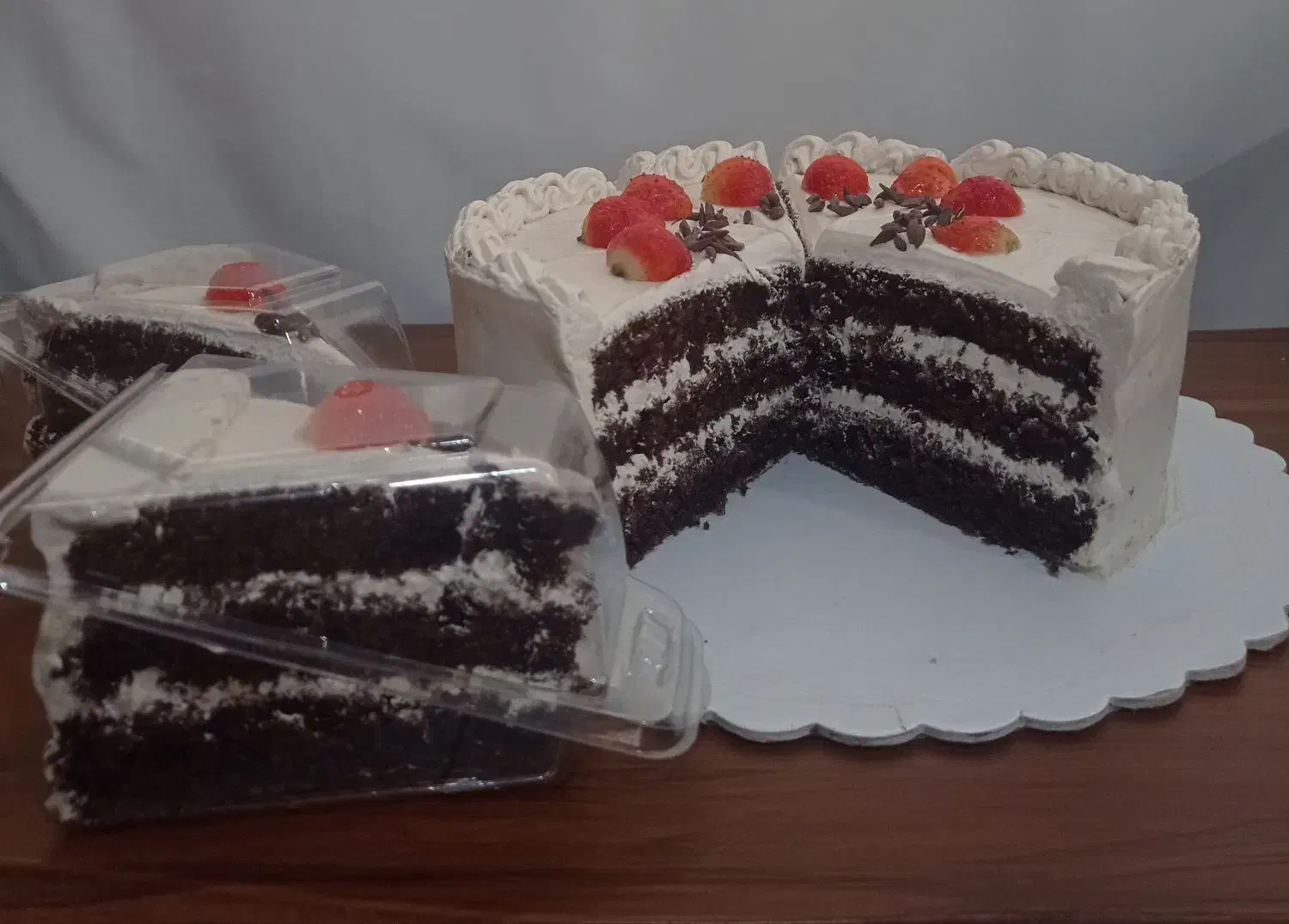 اموزش ۳۲ مدل کیک و شیرینی به صورت انلاین|خدمات آموزشی|بستان آباد, |دیوار