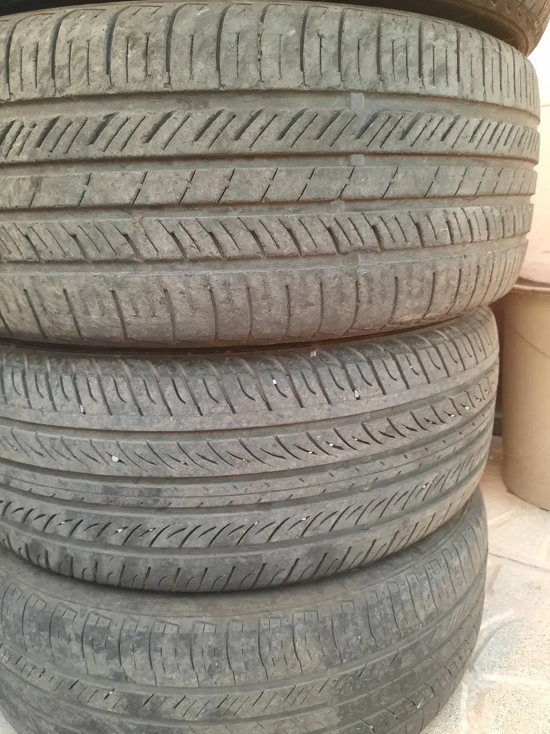 لاستیک 205 . 60 . 15|قطعات یدکی و لوازم جانبی|اسلامشهر, شهرک الهیه|دیوار