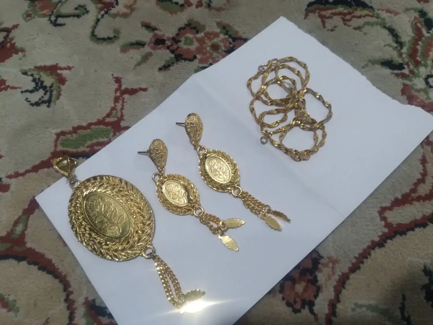 بدلیجات.رنگ صابت ۳۵۰.اون عکس هندی تک دونه ۵۰|بدلیجات|آبادان, |دیوار