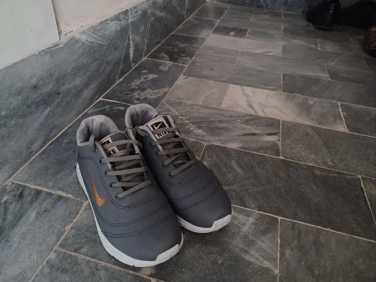 کف نایک نو سایز 40 زیر قیمت بازار|کیف، کفش، کمربند|مشگین شهر, |دیوار