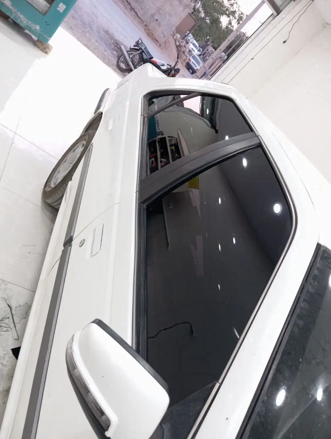 خدمات پولیش سرامیک و دودی خودرو اکبری|خدمات موتور و ماشین|ایلام, |دیوار