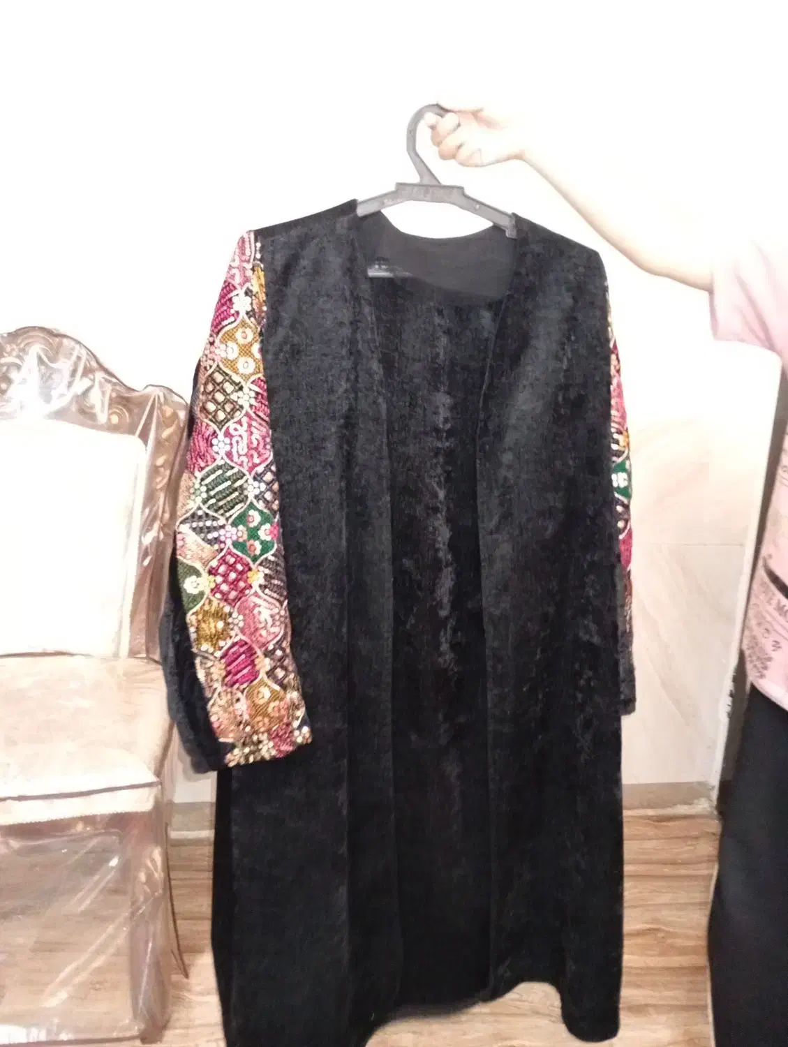 مانتو پالتو کت زنانه مردانه|لباس|ری, شهادت|دیوار